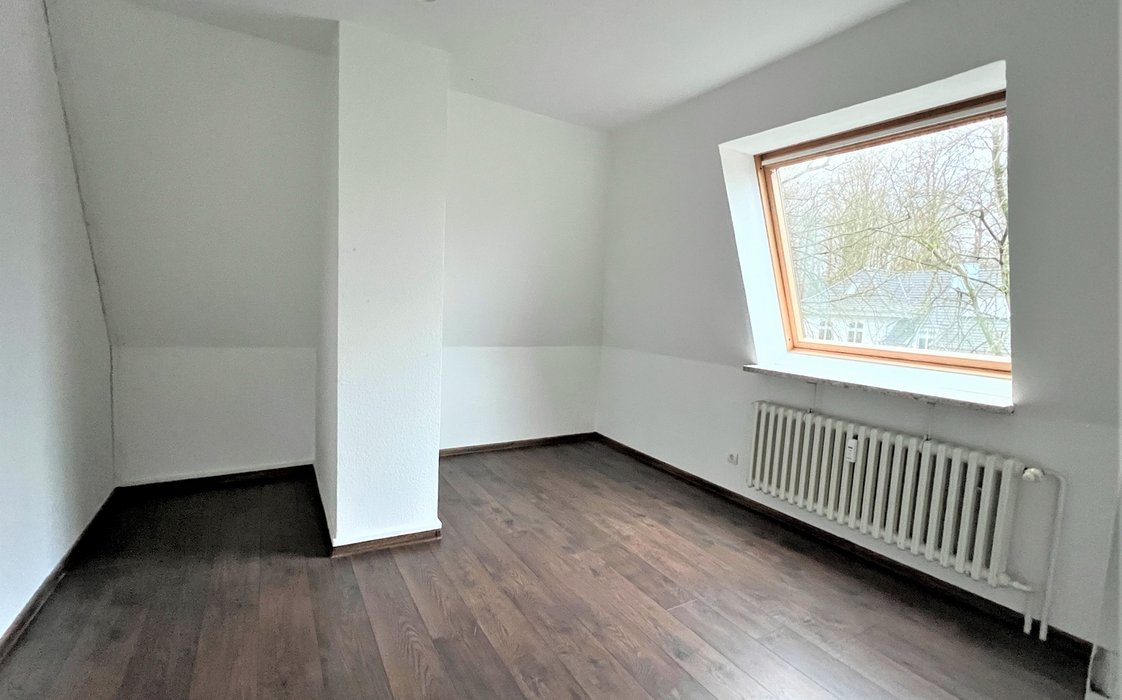 3,5 Zimmer DG-Wohnung in Kiel-Hassee direkt am Vieburger Gehölz