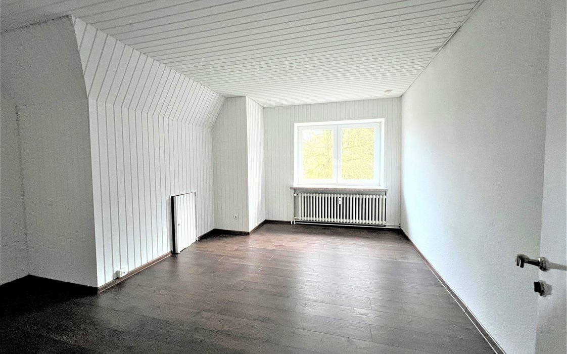 3,5 Zimmer DG-Wohnung in Kiel-Hassee direkt am Vieburger Gehölz