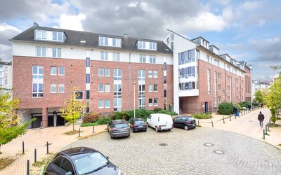 Vermietete 3,5-Zimmer Eigentumswohnung im 2. Obergeschoss mit Tiefgaragenstellplatz in Kiel